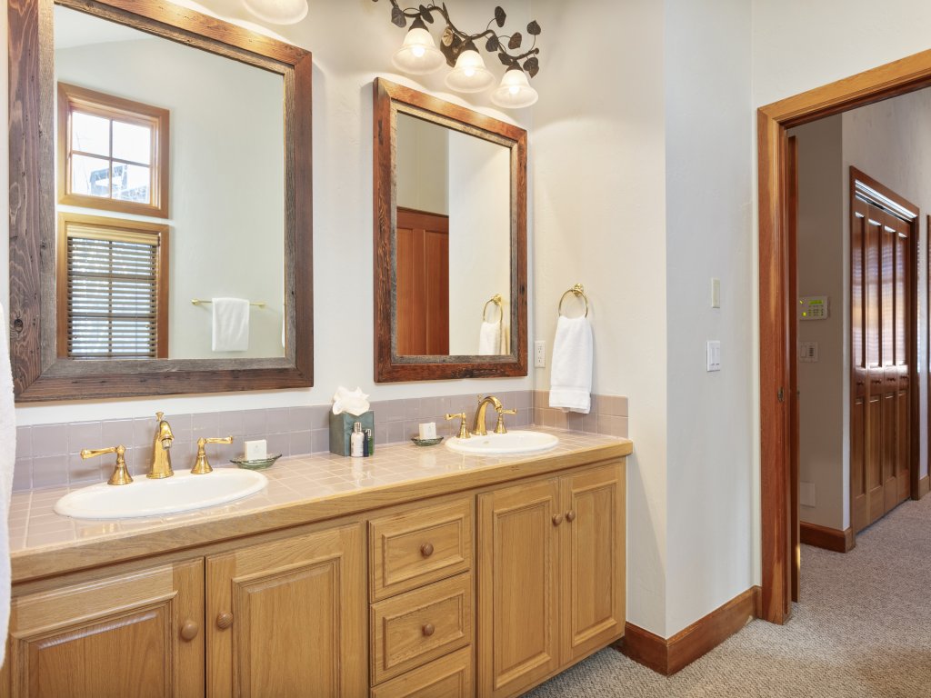 Stag Lodge at Deer Valley Resort - 4 Bed - Spa #37 Vacation Rental in Park City - RedAwning