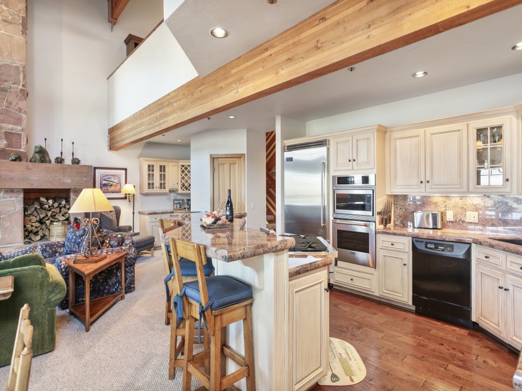 Stag Lodge at Deer Valley Resort - 4 Bed - Spa #37 Vacation Rental in Park City - RedAwning