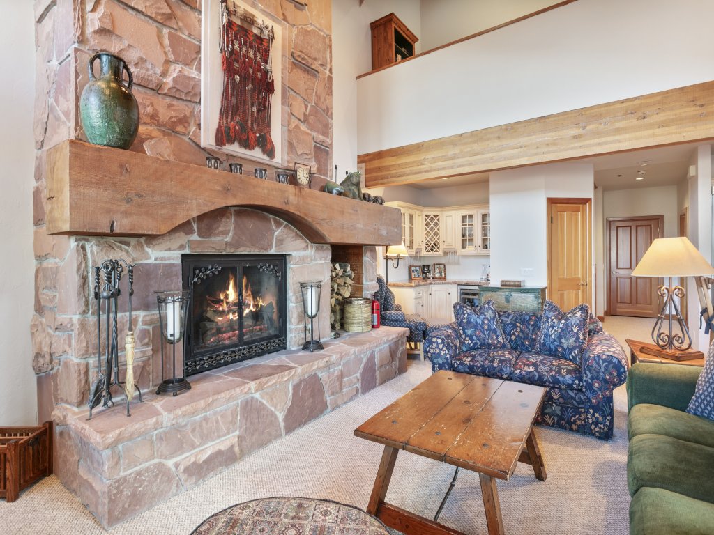 Stag Lodge at Deer Valley Resort - 4 Bed - Spa #37 Vacation Rental in Park City - RedAwning