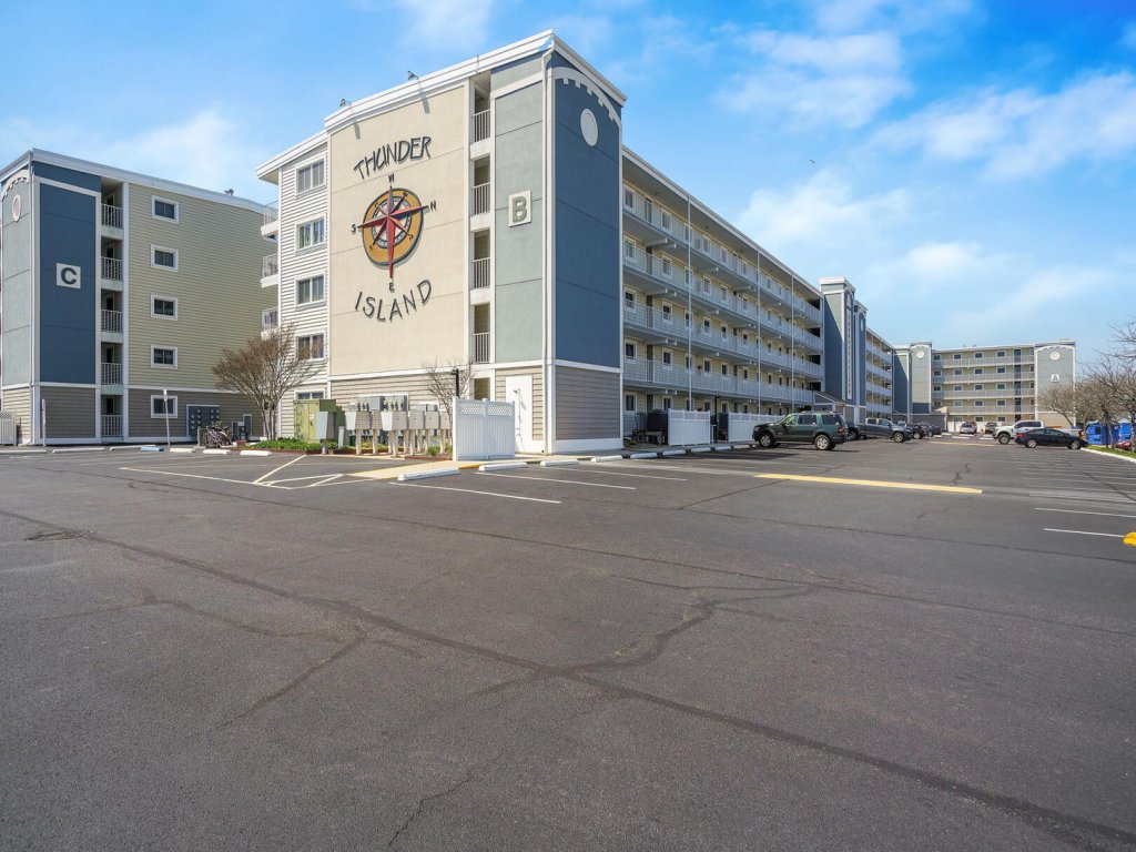 Thunder Island 137D Vacation Rental in Ocean City - RedAwning