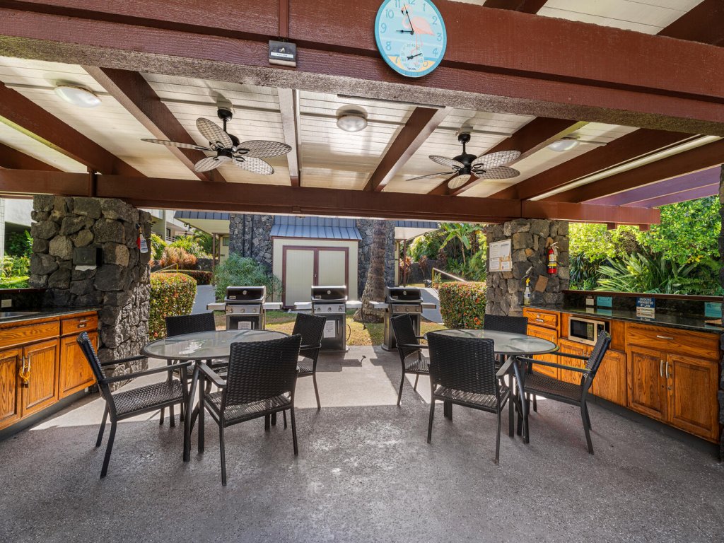 White Sands Village#206 Vacation Rental in Kailua Kona - RedAwning