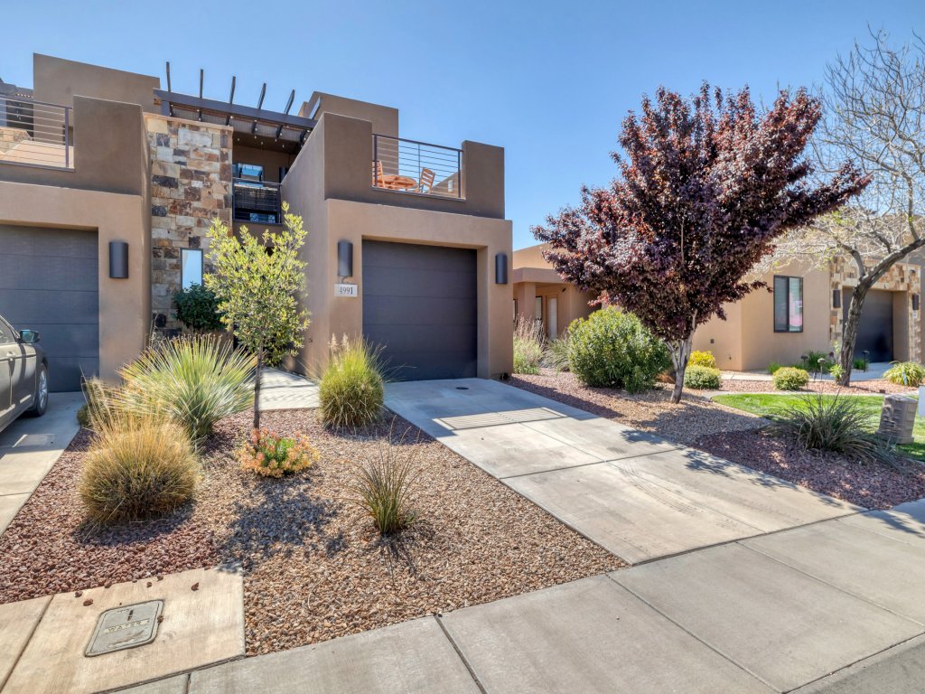 Southwest Basecamp Vacation Rental in St. George - RedAwning