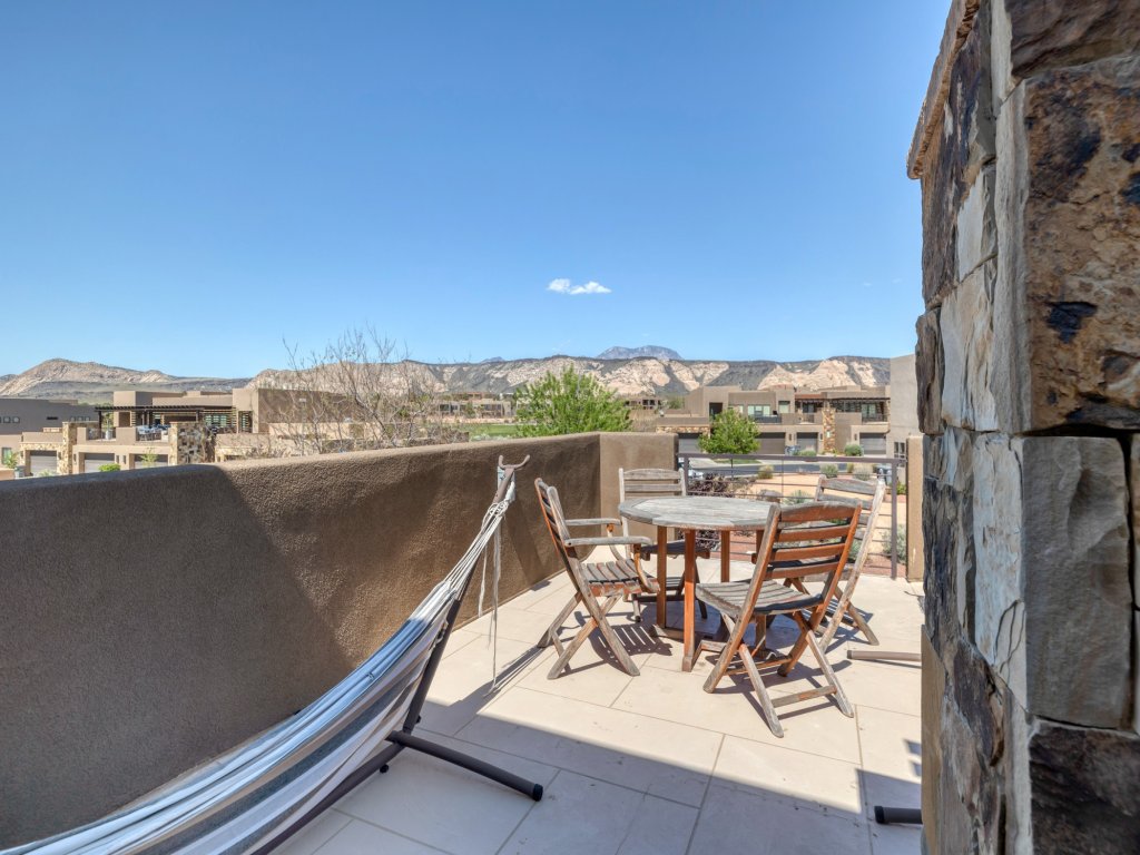 Southwest Basecamp Vacation Rental in St. George - RedAwning