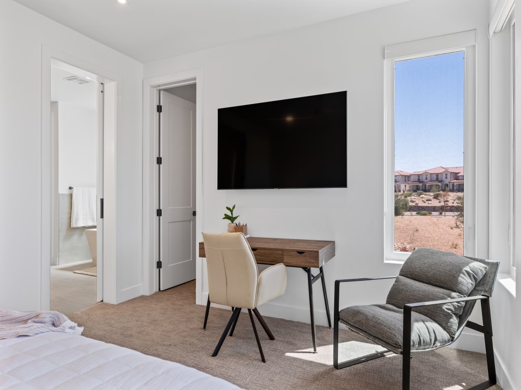 The Sapphire Blanc Vacation Rental in St. George - RedAwning