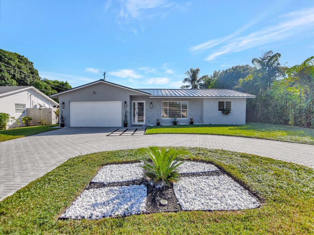 Boca Beauty - Stylish Home with Pool Vacation Rental in Boca Raton - RedAwning