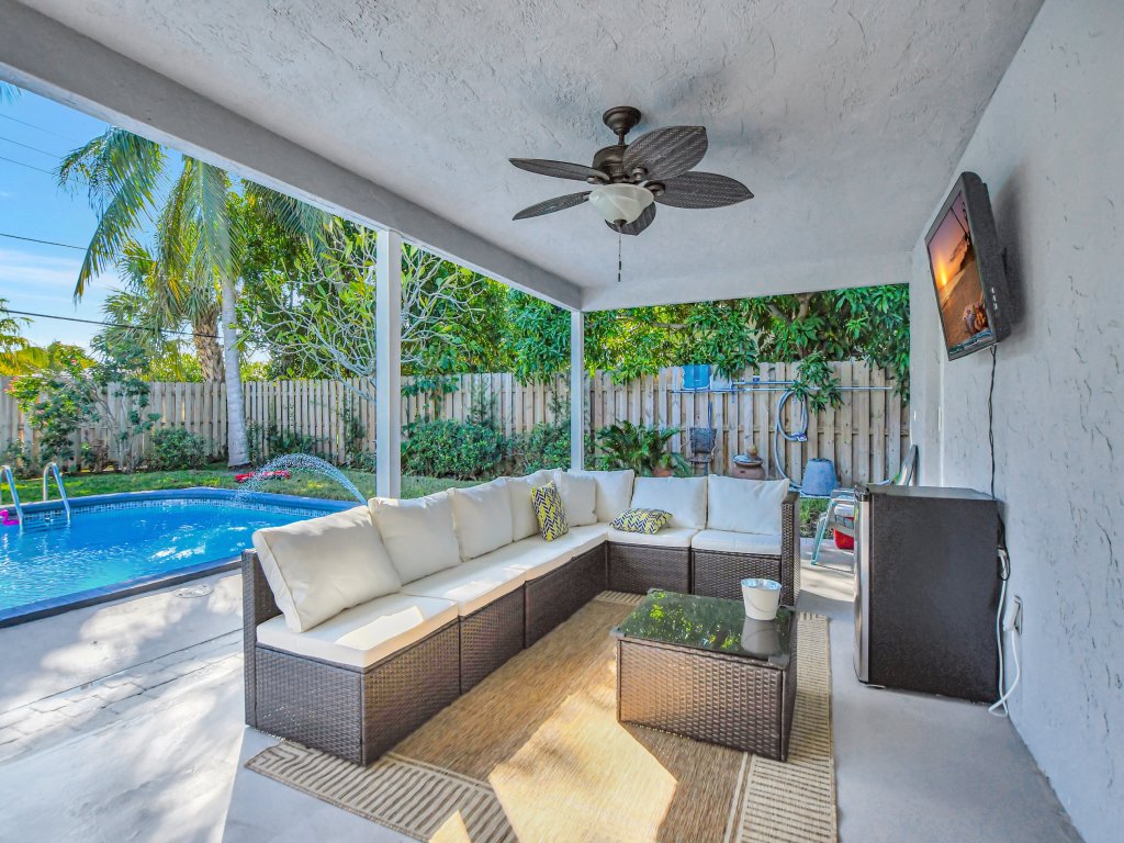 Boca Beauty - Stylish Home with Pool Vacation Rental in Boca Raton - RedAwning