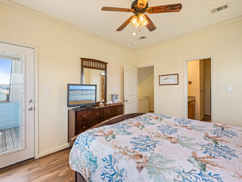 Lucky Gulf Getaway Vacation Rental in Texas - RedAwning