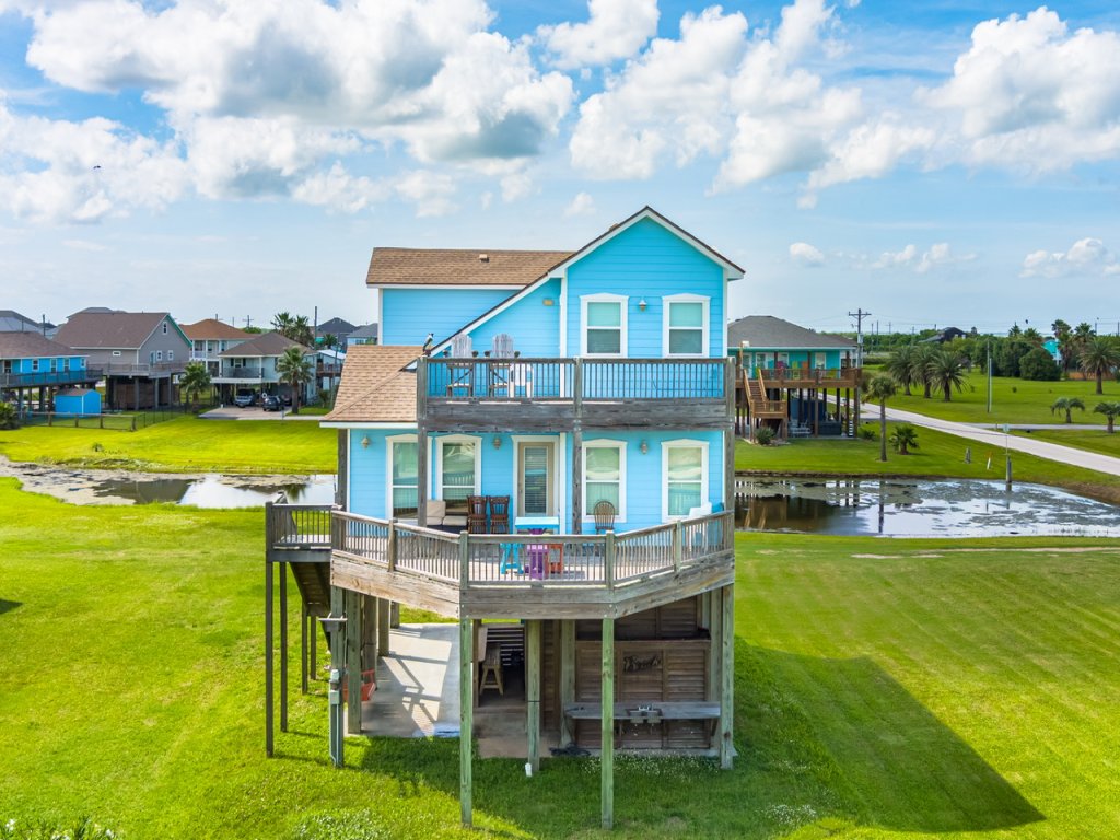 Lucky Gulf Getaway Vacation Rental in Texas - RedAwning
