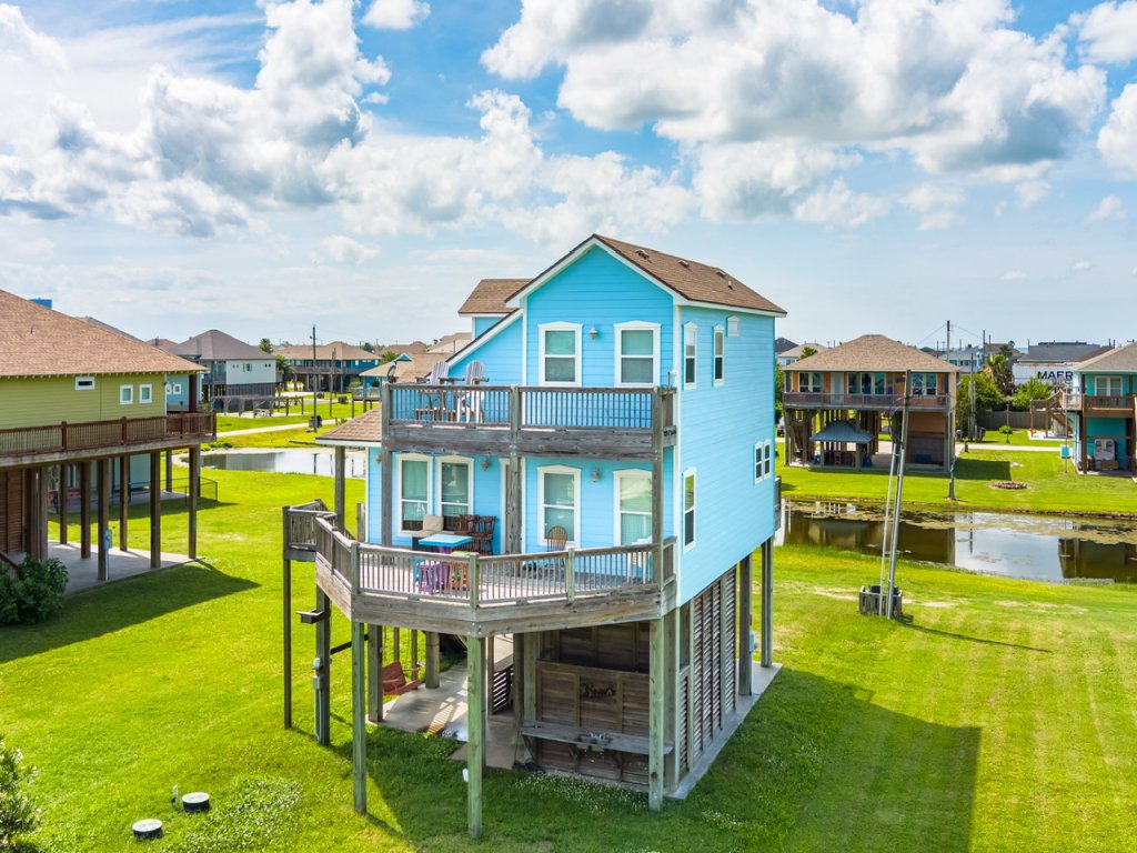 Lucky Gulf Getaway Vacation Rental in Texas - RedAwning