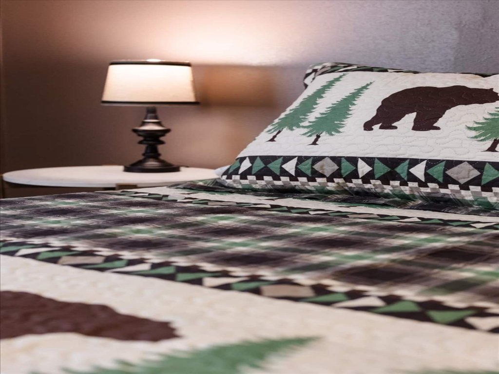 Moose Meadow Vacation Rental in Alaska - RedAwning
