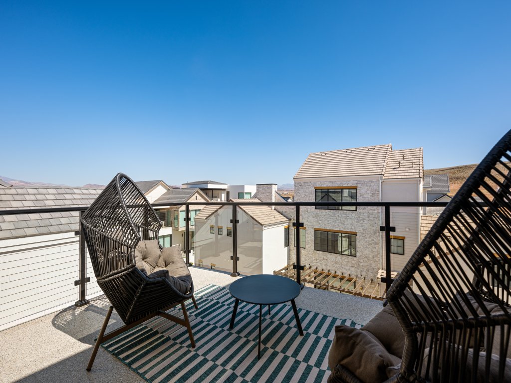 Modern Lagoon Vacation Rental in St. George - RedAwning