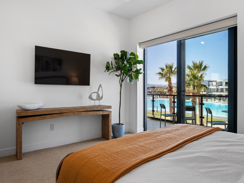 Modern Lagoon Vacation Rental in St. George - RedAwning