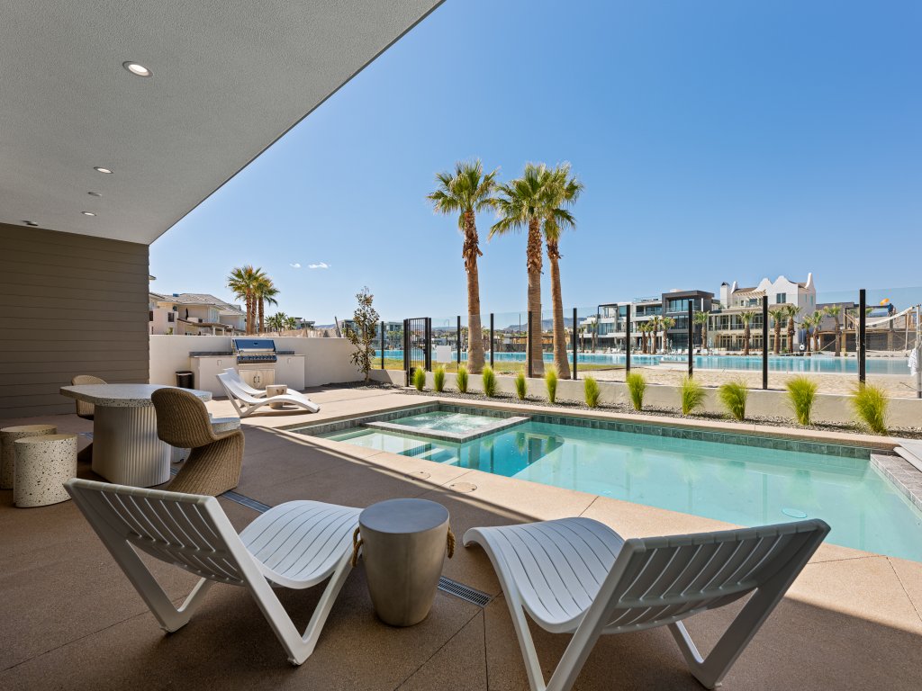 Modern Lagoon Vacation Rental in St. George - RedAwning