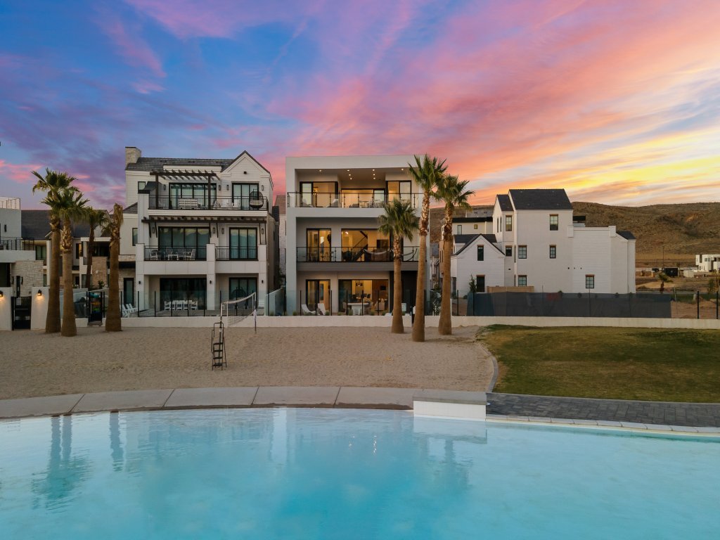 Modern Lagoon Vacation Rental in St. George - RedAwning