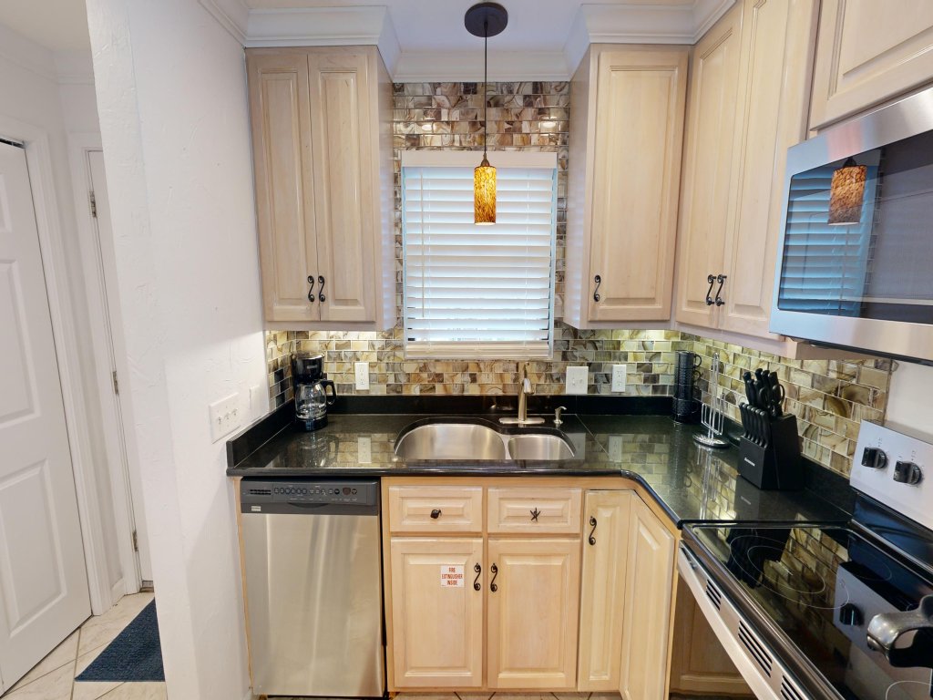 Sandpiper Cove 1086 Vacation Rental in Destin - RedAwning