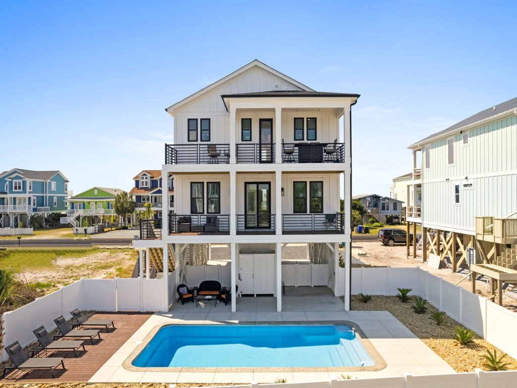 1040 Break / 1040 Ocean Blvd West Vacation Rental in Holden Beach - RedAwning