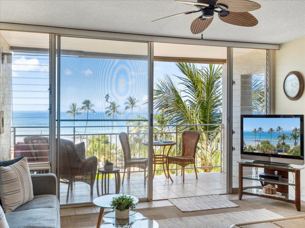 Island Surf 614 Vacation Rental in Kihei - RedAwning