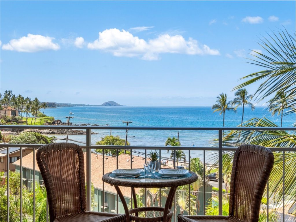Island Surf 614 Vacation Rental in Kihei - RedAwning