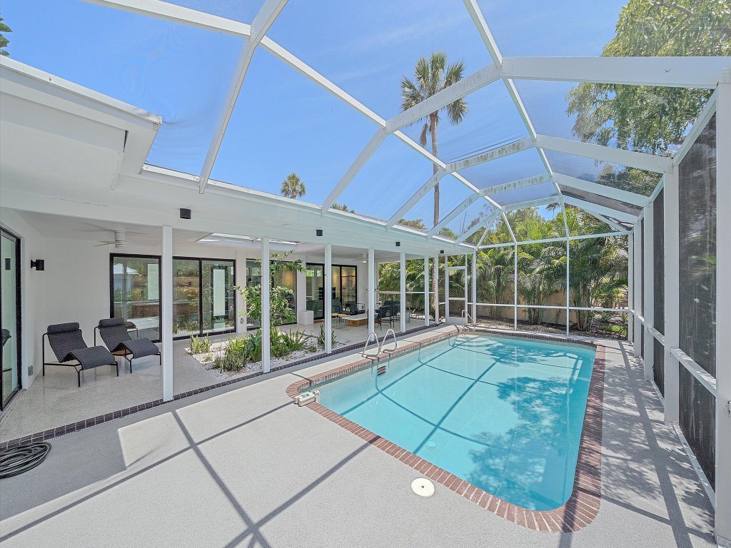 The Windward House Vacation Rental in Siesta Key - RedAwning