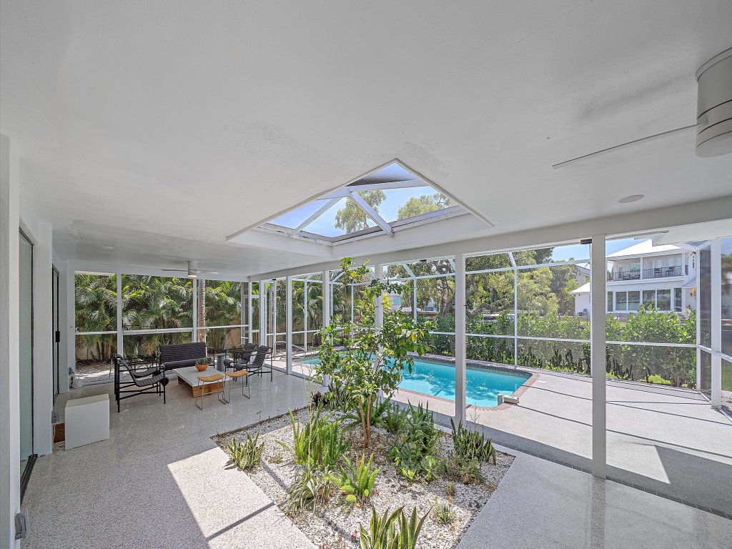 The Windward House Vacation Rental in Siesta Key - RedAwning