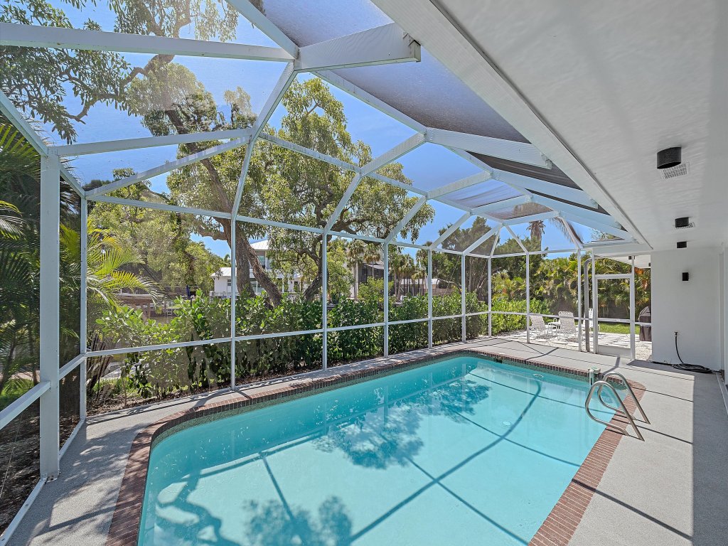The Windward House Vacation Rental in Siesta Key - RedAwning
