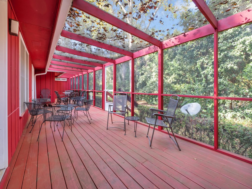 Hudson Manor Vacation Rental in Florida - RedAwning