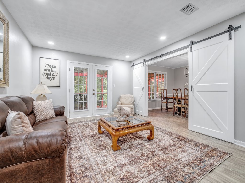 Hudson Manor Vacation Rental in Florida - RedAwning
