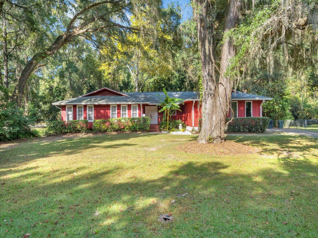 Hudson Manor Vacation Rental in Florida - RedAwning