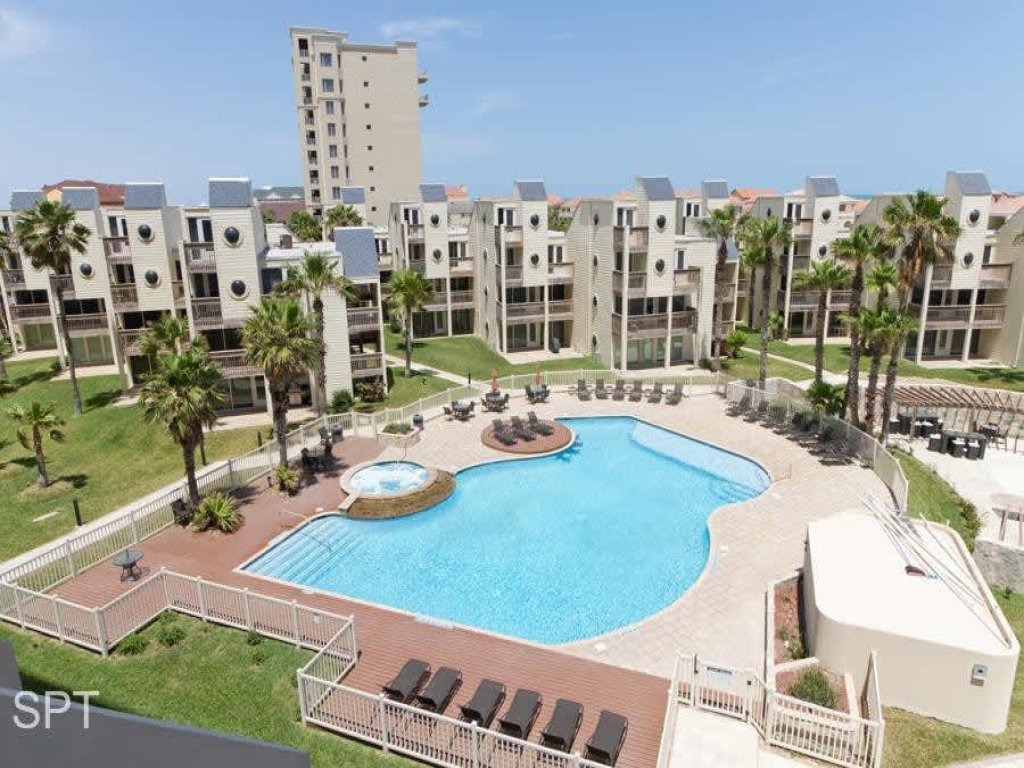 Beachfront Bargain " 2 Levels " 2 Pools & Hot Tubs Vacation Rental in South Padre Island - RedAwning