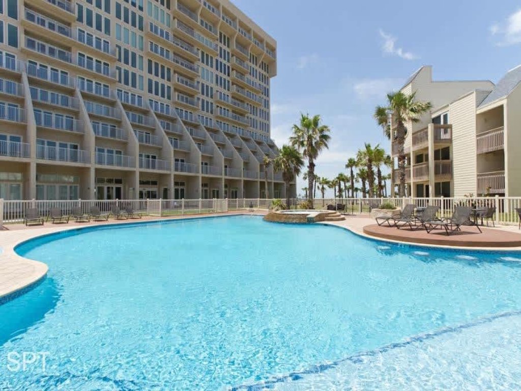 Poolside " Family Perfect " On Beach " 1st Floor Vacation Rental in South Padre Island - RedAwning