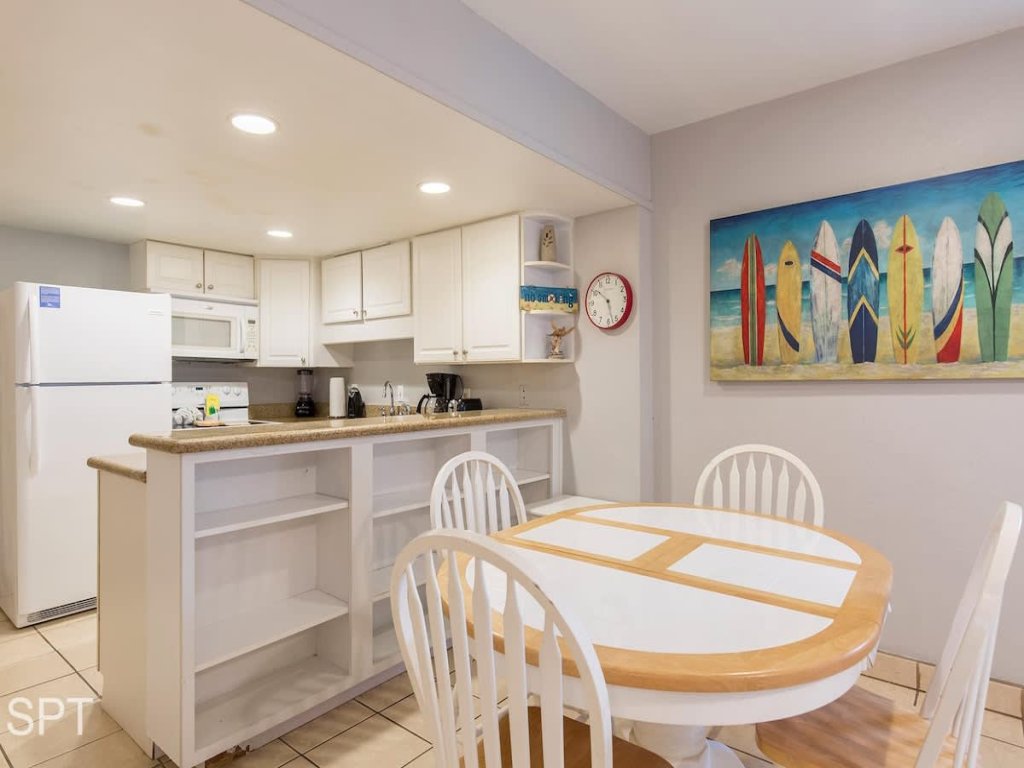Poolside " Family Perfect " On Beach " 1st Floor Vacation Rental in South Padre Island - RedAwning