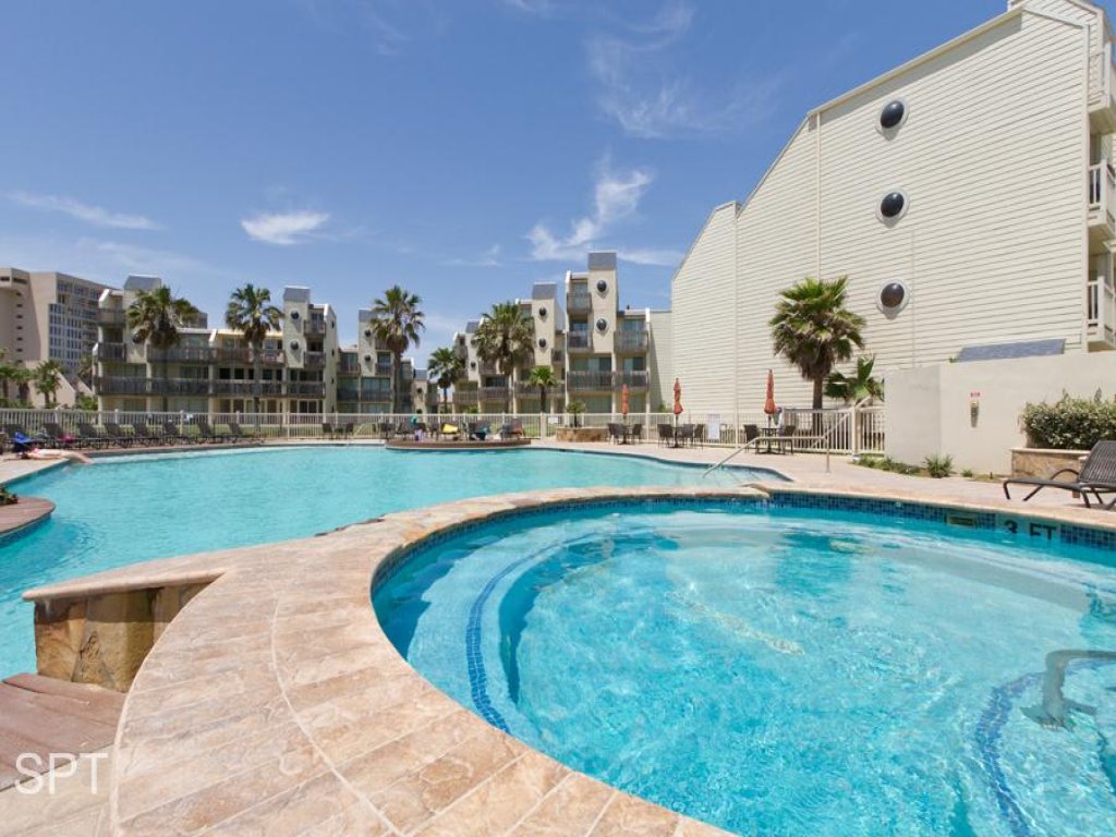 Poolside " Family Perfect " On Beach " 1st Floor Vacation Rental in South Padre Island - RedAwning