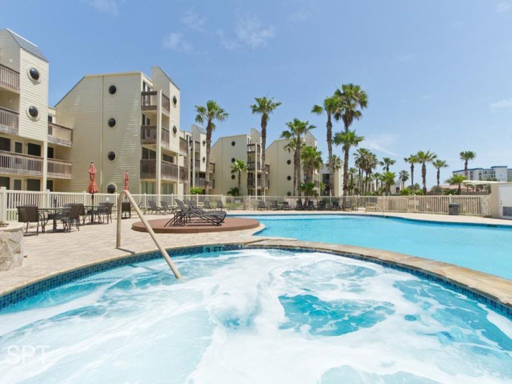 Poolside " Family Perfect " On Beach " 1st Floor Vacation Rental in South Padre Island - RedAwning