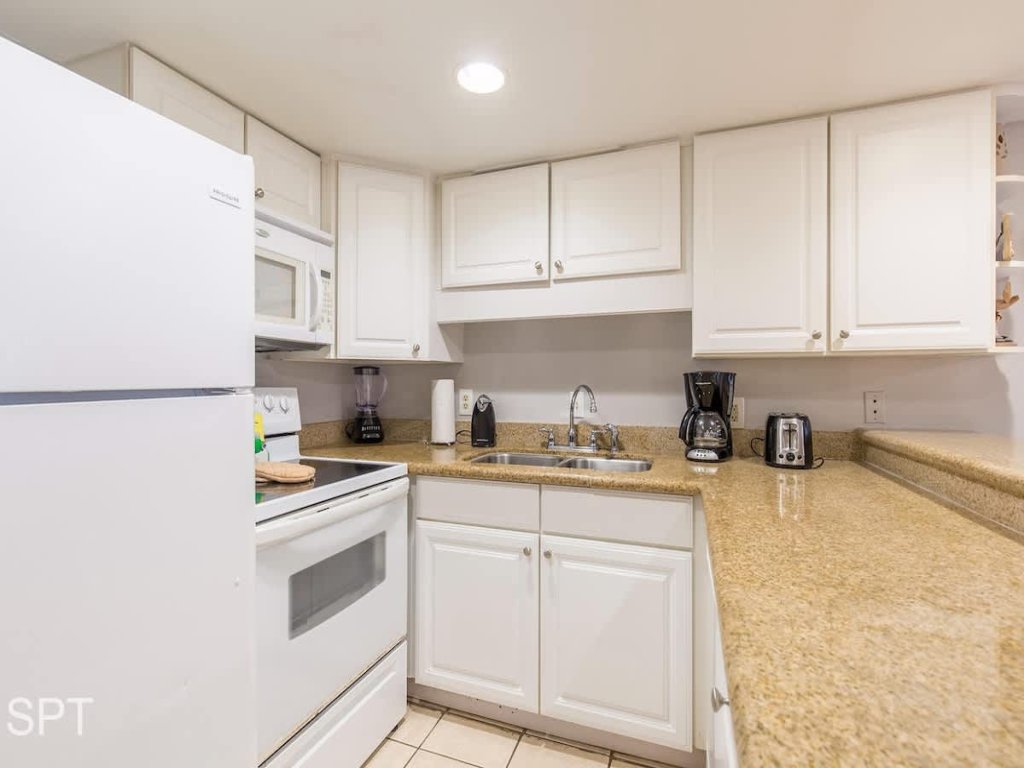 Poolside " Family Perfect " On Beach " 1st Floor Vacation Rental in South Padre Island - RedAwning