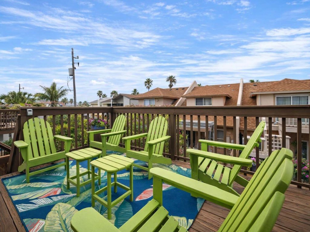 Stylish Design " Pool " Near Beach " BBQ Grill Vacation Rental in South Padre Island - RedAwning