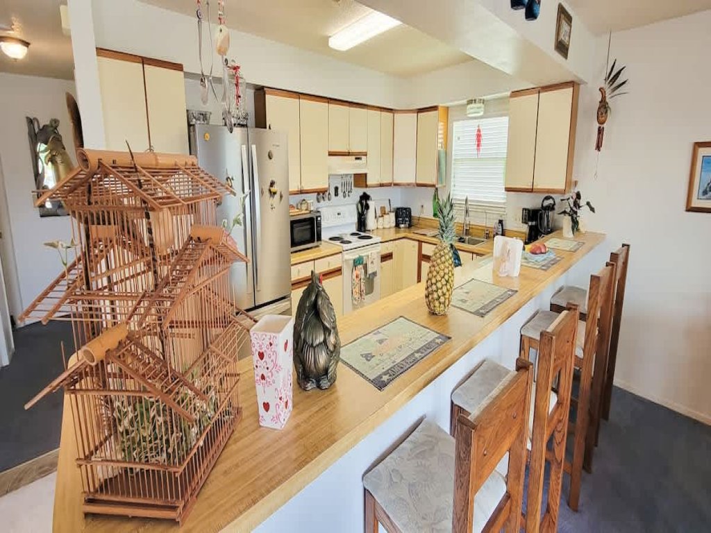 *Waterfront & Boat Slip 3 bedr Home * Deck * BBQ Vacation Rental in Port Isabel - RedAwning