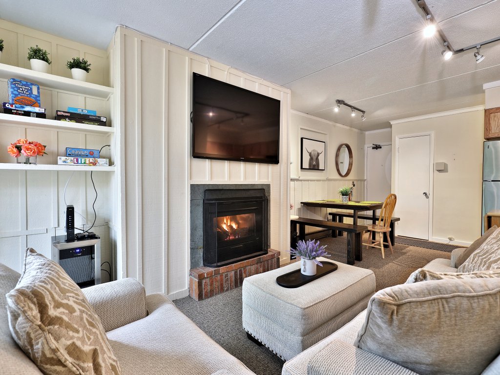Whiffletree Condo I5 (Snow Place like Whiffletree) Vacation Rental in Killington - RedAwning