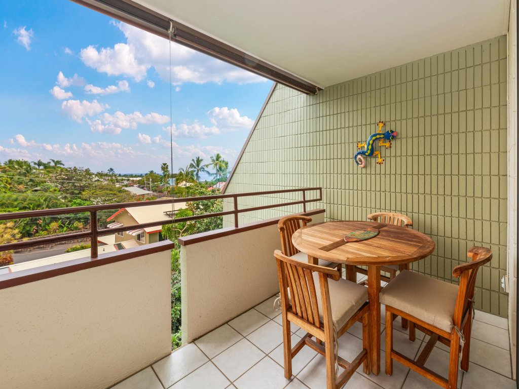 Big Island White Sands Village 333 Vacation Rental in Kailua Kona - RedAwning