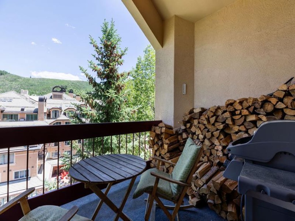 Strawberry Park #605 Vacation Rental in Beaver Creek - RedAwning