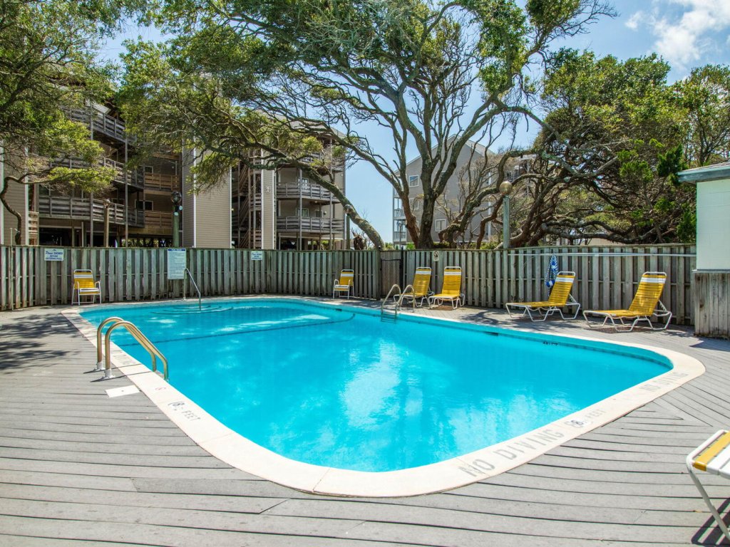 Breakers C32 Vacation Rental in North Carolina - RedAwning