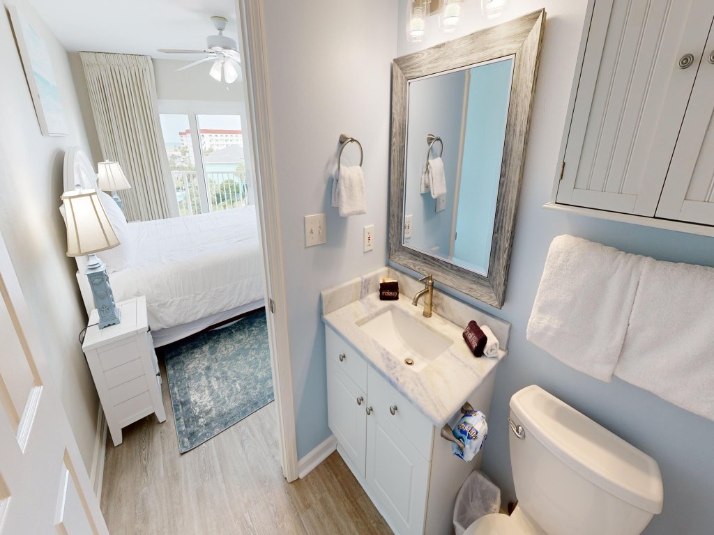 SeaCrest 515B Vacation Rental in Fort Walton Beach - RedAwning