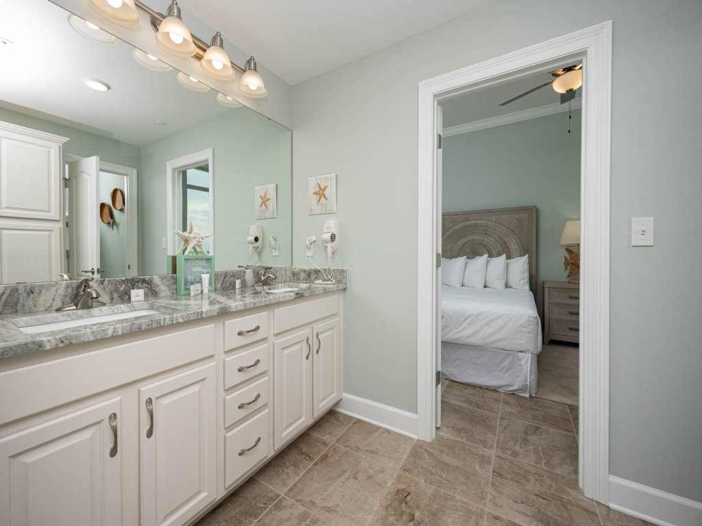 Phoenix Gulf Towers 1008 Vacation Rental in Orange Beach - RedAwning