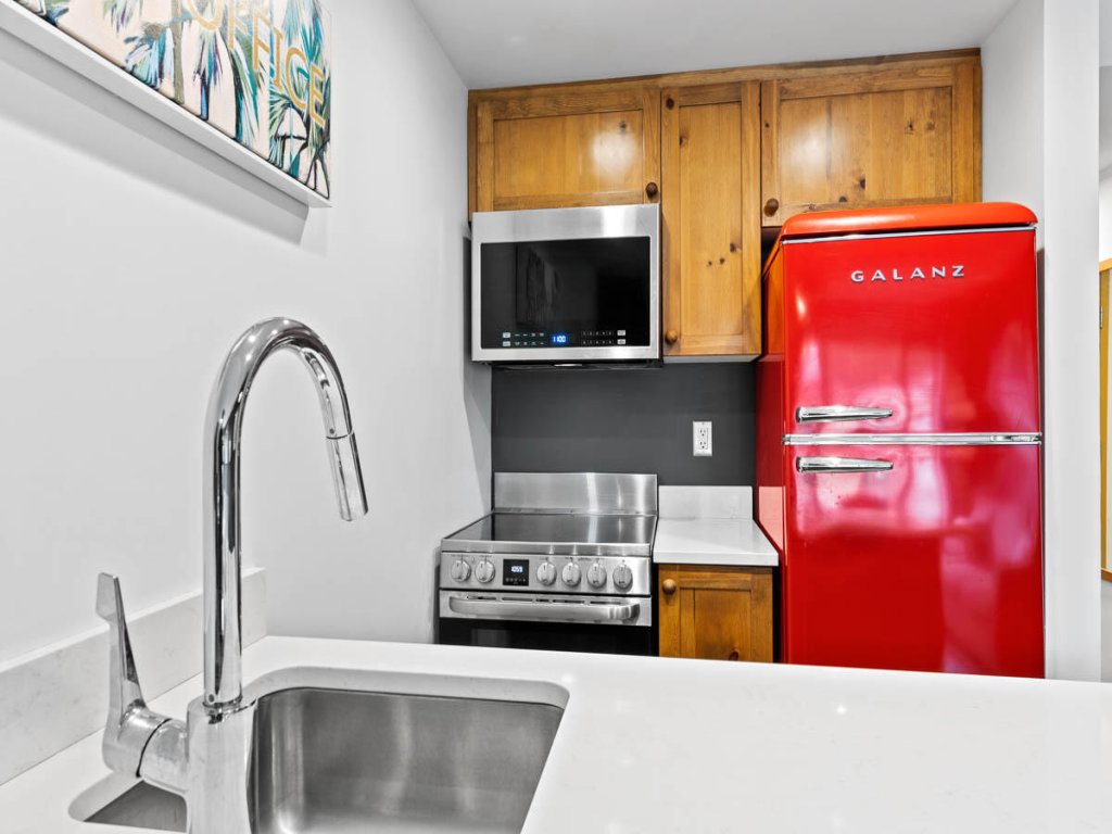 Cahilty #242/244 Vacation Rental - RedAwning