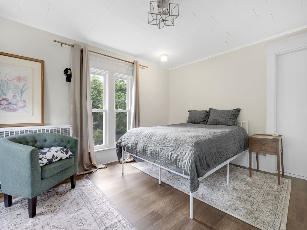 GAGE FARMHOUSE LIMIT 6 Vacation Rental in Maine - RedAwning