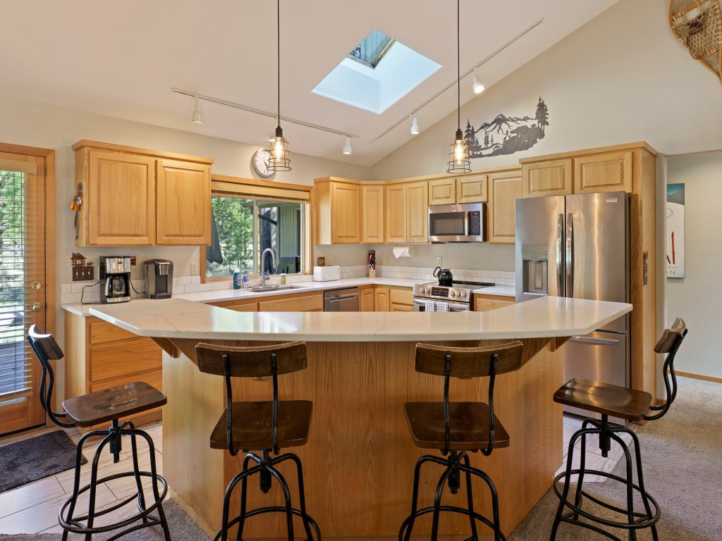 37 Kinglet Vacation Rental in Sunriver - RedAwning
