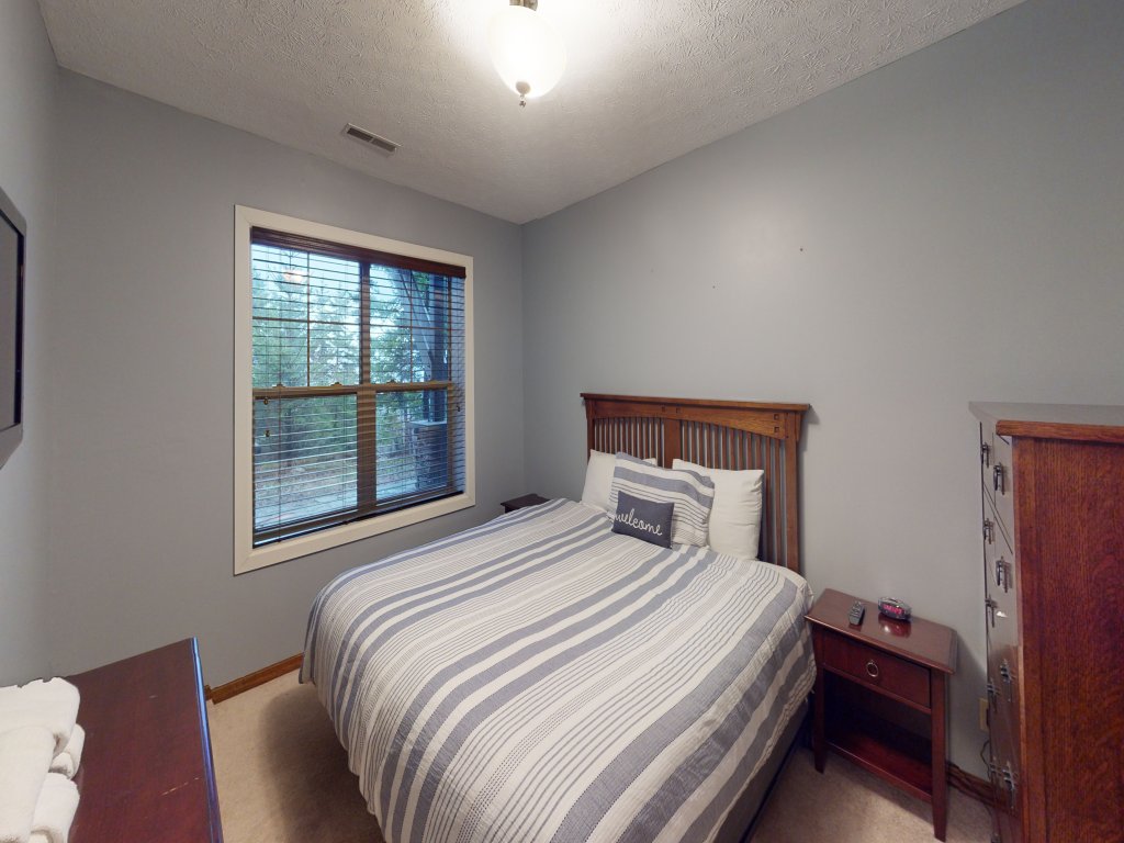 Black Bear Crossing 10 - Brigham Six Bedroom Townhouse Vacation Rental in Snowshoe - RedAwning
