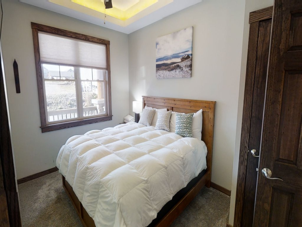 Black Bear Crossing 24 - Brigham Eight Bedroom Townhouse Vacation Rental in Snowshoe - RedAwning