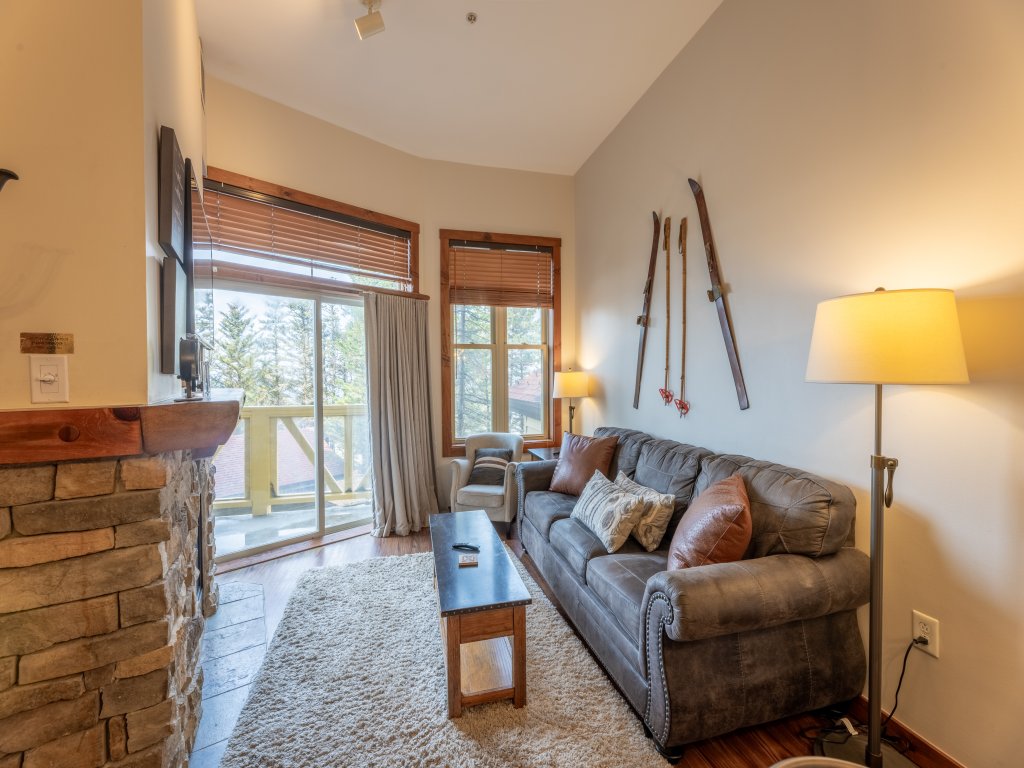 Rimfire 107/108 - Brigham Two Bedroom Condo Vacation Rental in Snowshoe - RedAwning