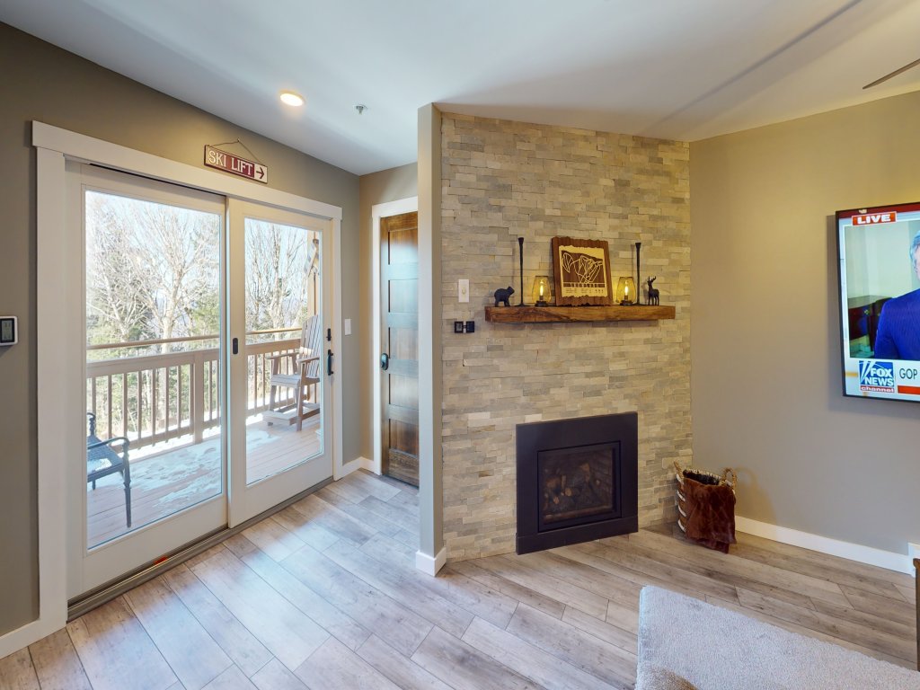 Summit 107C - Brigham Three Bedroom Condo Vacation Rental in Snowshoe - RedAwning