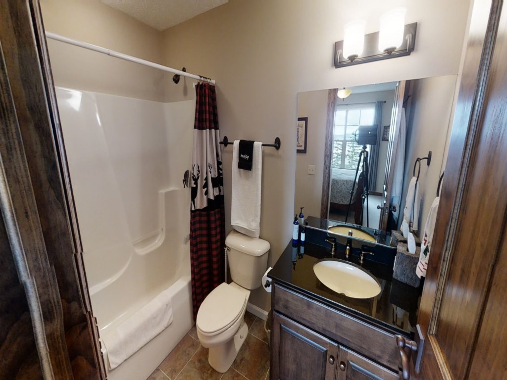 Black Bear Crossing 8 - Brigham Four Bedroom Townhouse Vacation Rental in Snowshoe - RedAwning